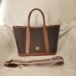 Michael Kors Medium Luisa Satchel